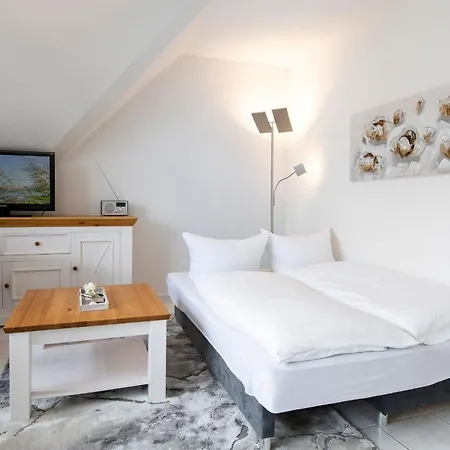 Alte Bergstrasse 6 Dorschduene * شاربوتس